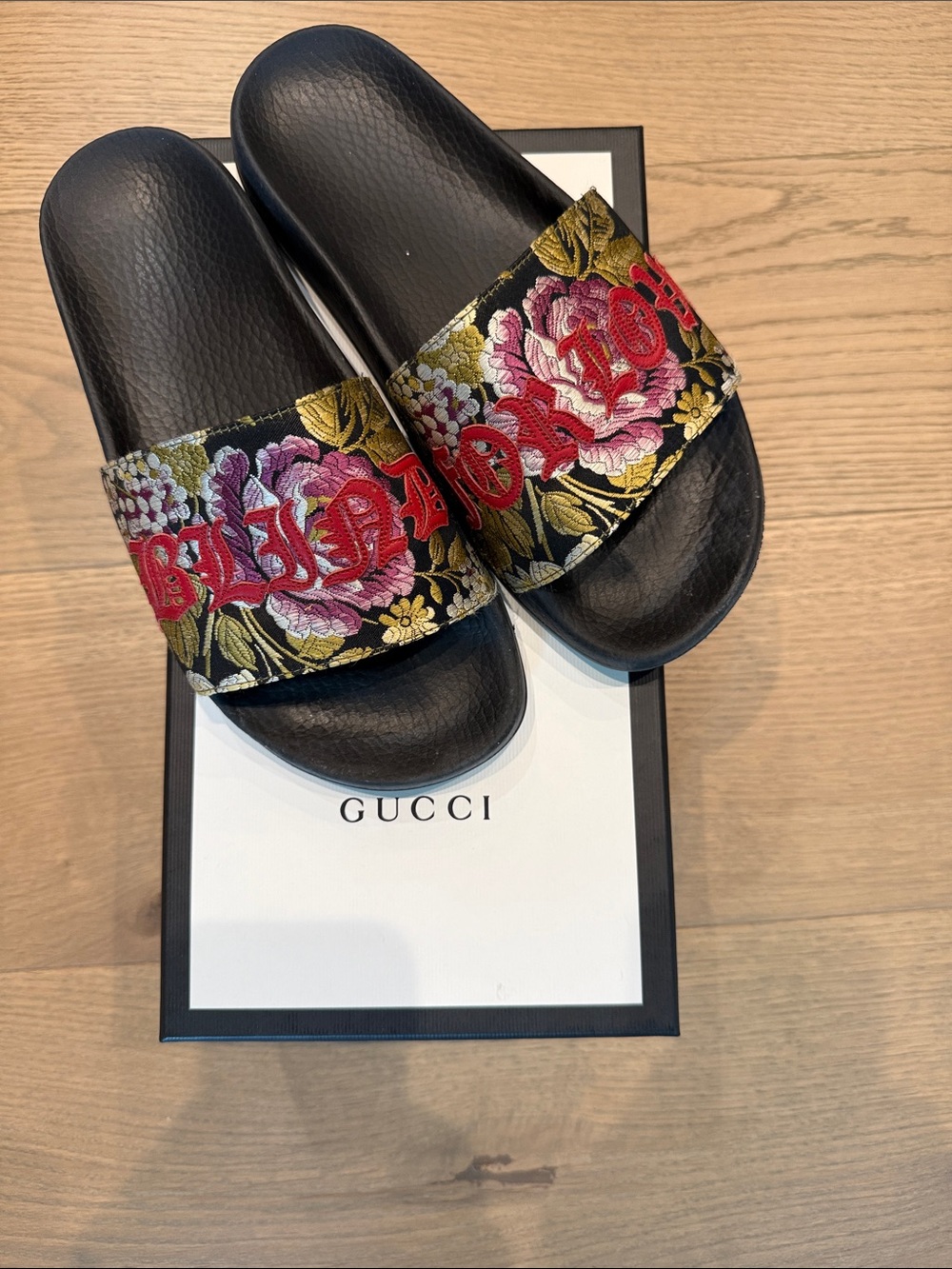 RARE Gucci “Blind for Love” Slides size 38, Great Condition
